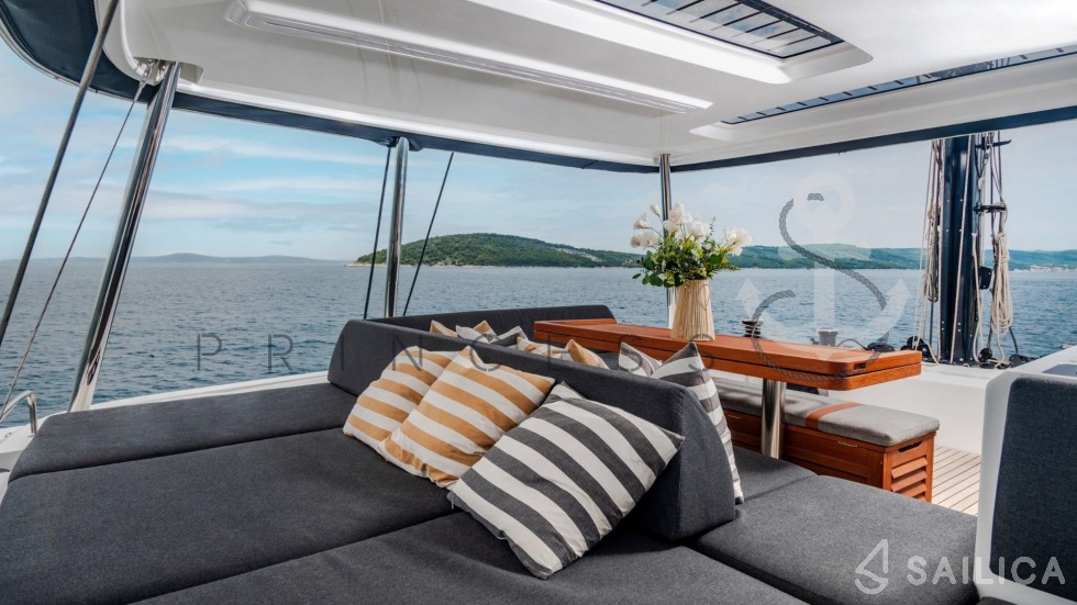 Lagoon 55 - Yacht Charter Sailica