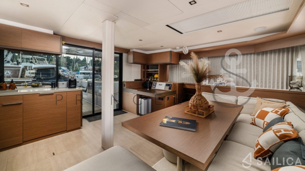 Lagoon 55 - Yacht Charter Sailica