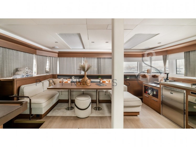 Lagoon 55 - Yacht Charter Sailica