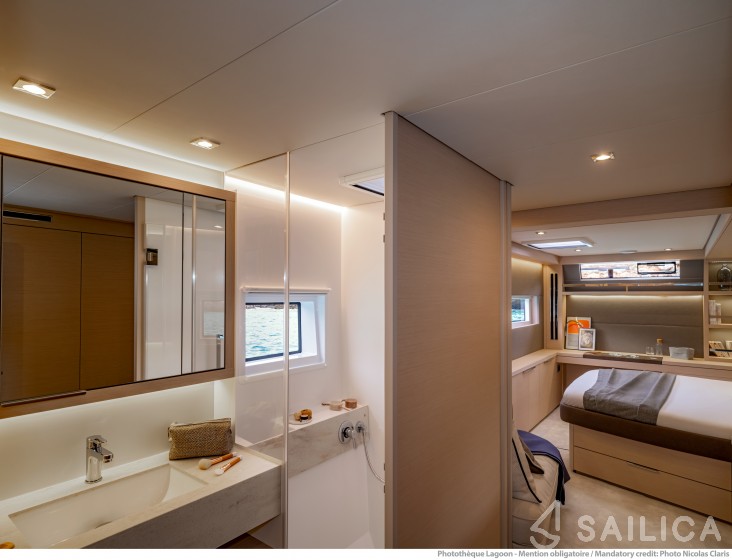 Lagoon 55 - Yacht Charter Sailica