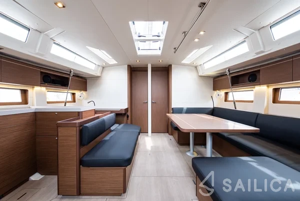 Oceanis 51.1 - Yacht Charter Sailica