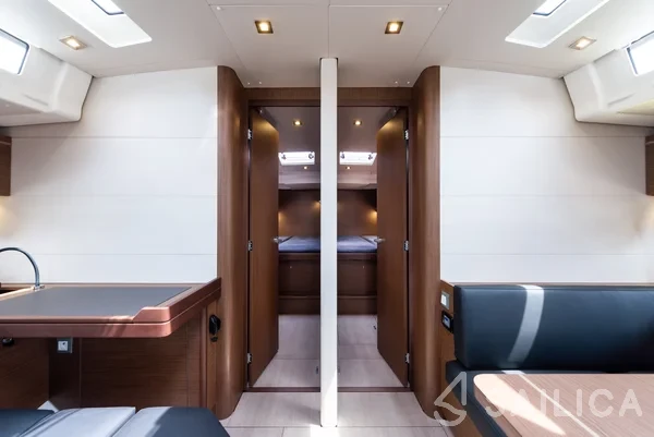 Oceanis 51.1 - Yacht Charter Sailica