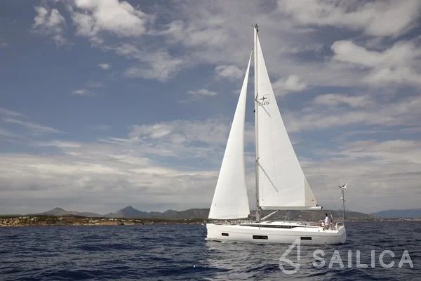 Bavaria C45 - Yacht Charter Sailica
