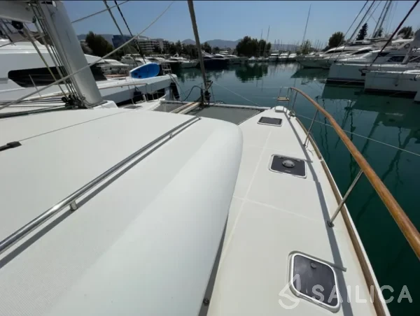 Lagoon 400 S2 - Yacht Charter Sailica