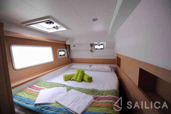 Lagoon 400 S2 - Yacht Charter Sailica