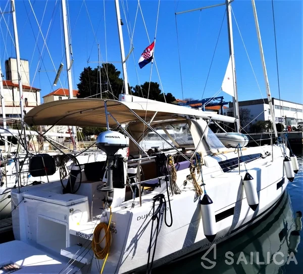 Dufour 390 Grand Large - Yacht Charter Sailica