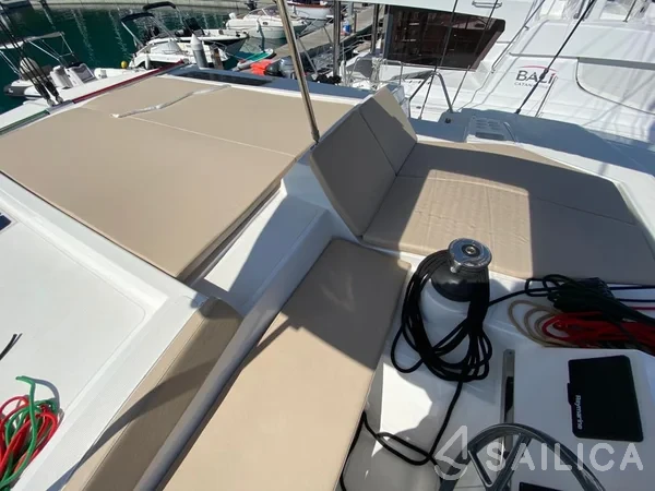 Bali 4.1 - Yacht Charter Sailica