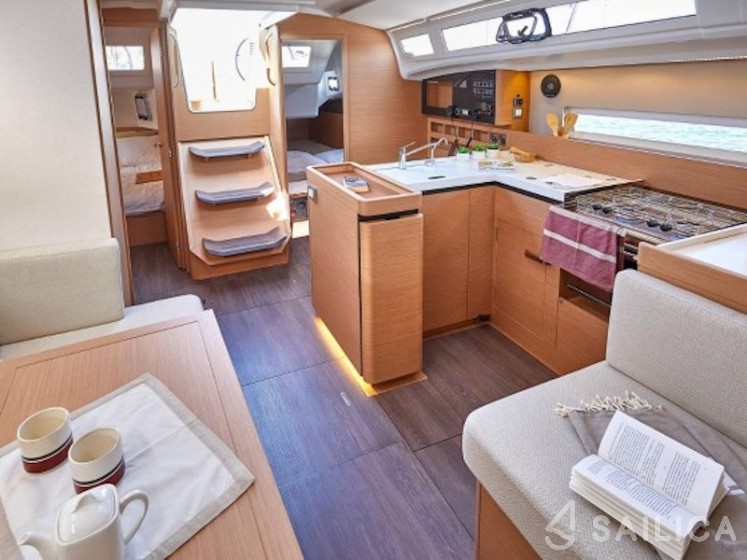 Sun Odyssey 410 - Yacht Charter Sailica