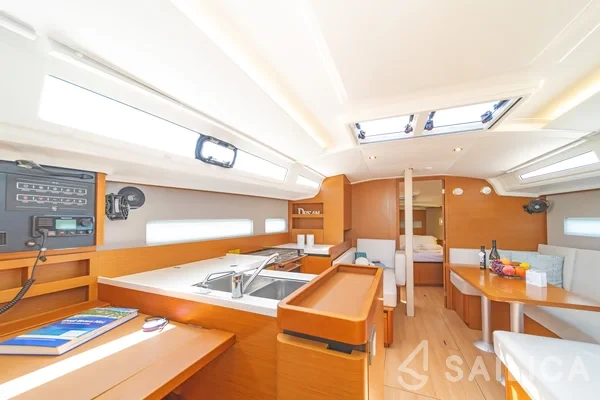 Sun Odyssey 410 - Yacht Charter Sailica