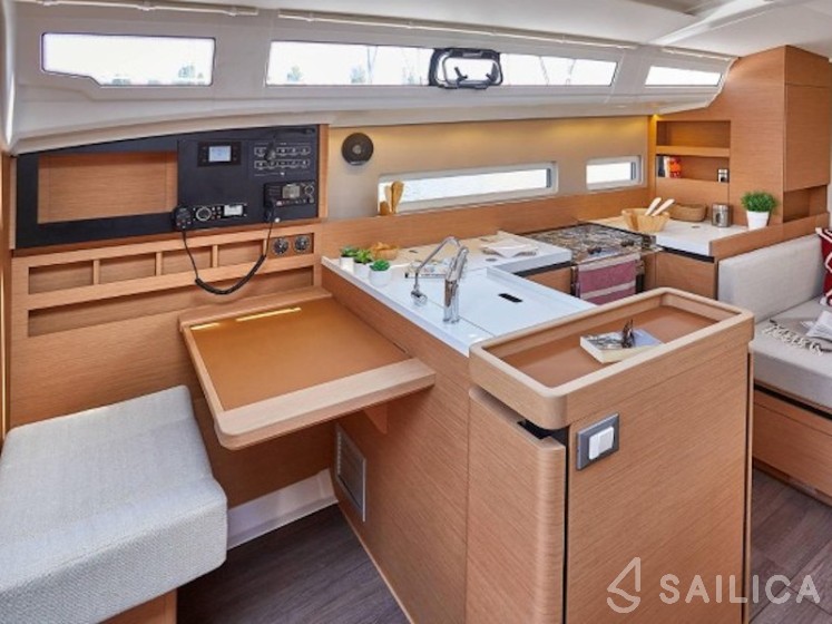 Sun Odyssey 410 - Yacht Charter Sailica