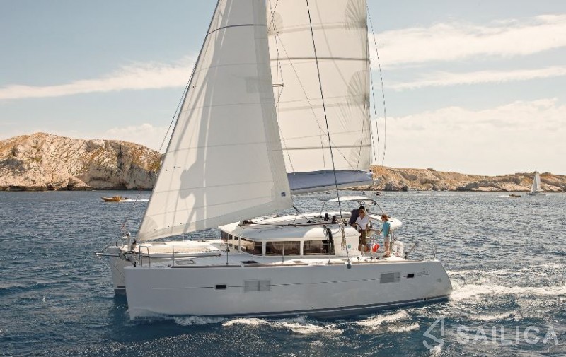 Lagoon 400 S2 - Yacht Charter Sailica