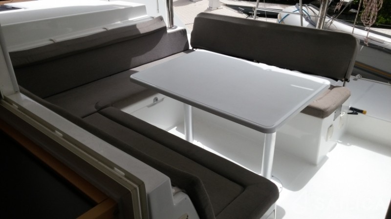 Lagoon 400 S2 - Yacht Charter Sailica