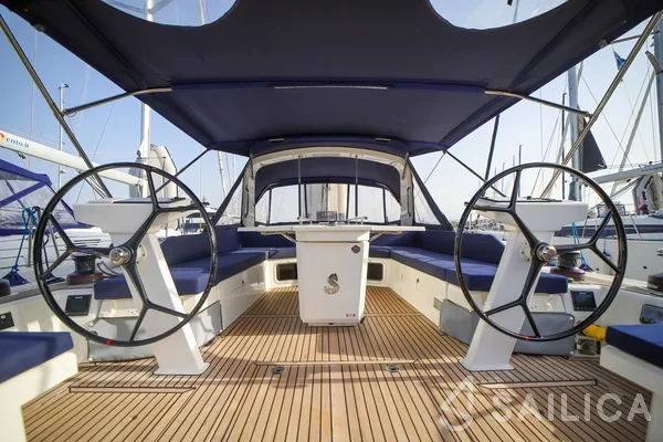 Oceanis 51.1 - Yacht Charter Sailica