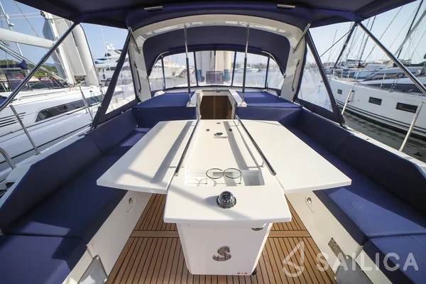 Oceanis 51.1 - Yacht Charter Sailica