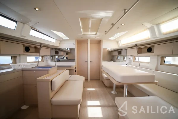 Oceanis 51.1 - Yacht Charter Sailica