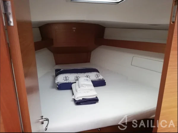 Dufour 382 GL - Yacht Charter Sailica