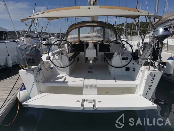 Dufour 382 GL - Yacht Charter Sailica