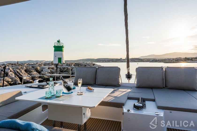 Bali 5.4. - Yacht Charter Sailica