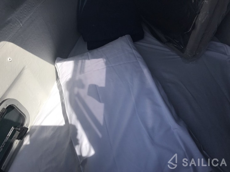Lagoon 40 - Yacht Charter Sailica