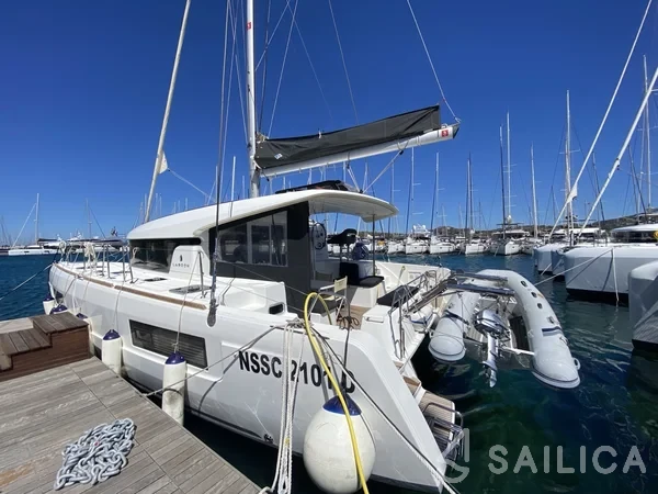 Lagoon 40 - Yacht Charter Sailica