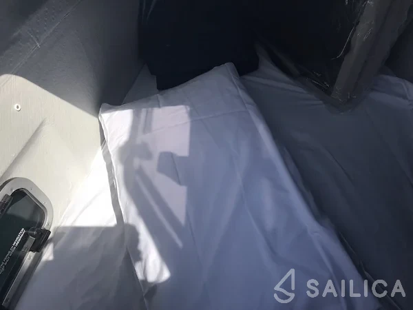 Lagoon 40 - Yacht Charter Sailica
