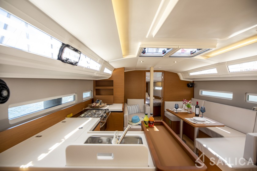 Sun Odyssey 410 - Yacht Charter Sailica