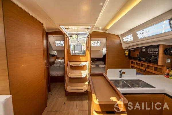 Sun Odyssey 410 - Yacht Charter Sailica