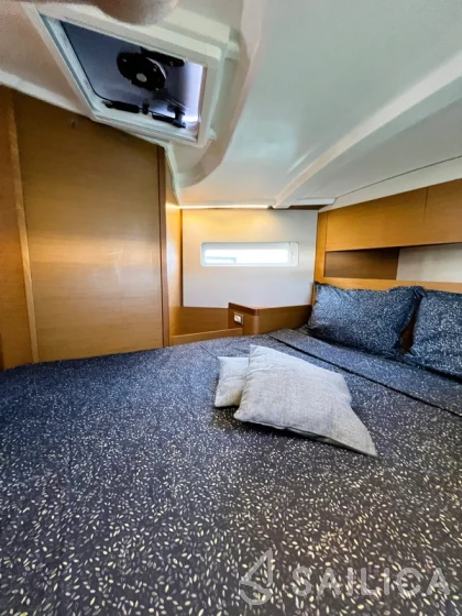 Sun Odyssey 410 - Yacht Charter Sailica