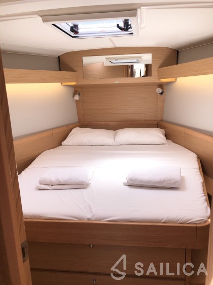 Dufour 430 Grand Large - Yacht Charter Sailica