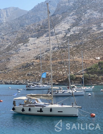 Dufour 430 Grand Large - Yacht Charter Sailica