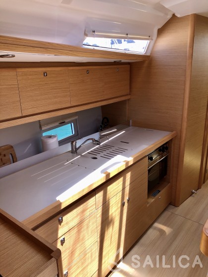 Dufour 430 Grand Large - Yacht Charter Sailica