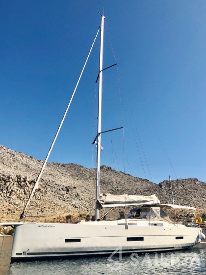 Dufour 430 Grand Large - Yacht Charter Sailica