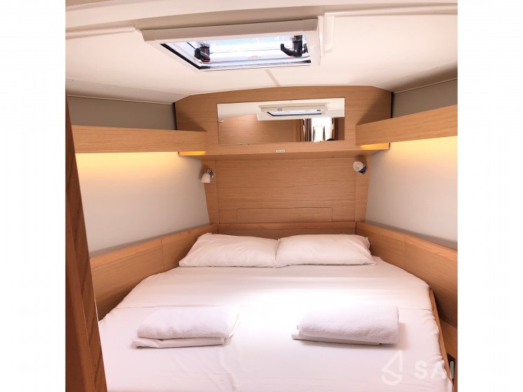 Dufour 430 Grand Large - Yacht Charter Sailica