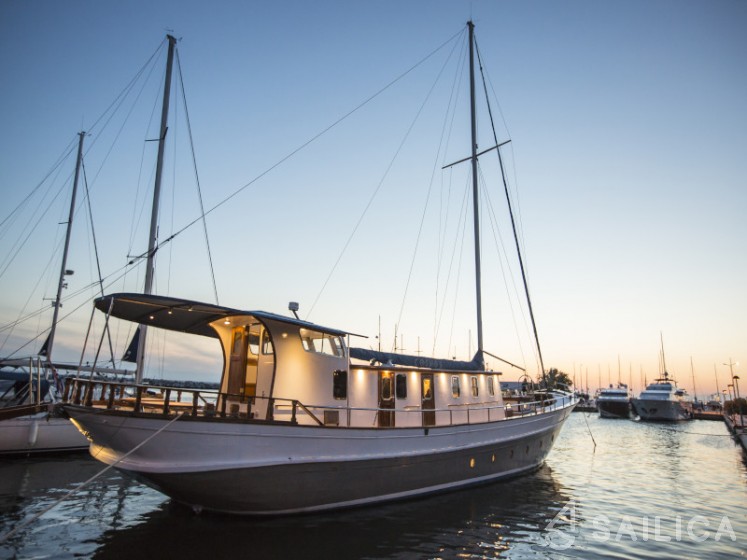 Gulet - Yacht Charter Sailica