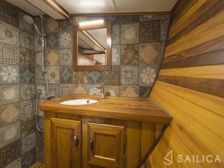 Gulet - Yacht Charter Sailica