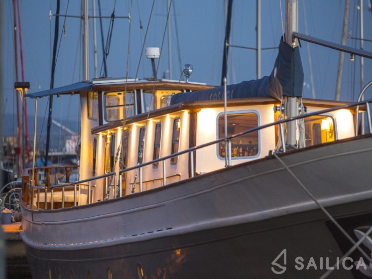 Gulet - Yacht Charter Sailica
