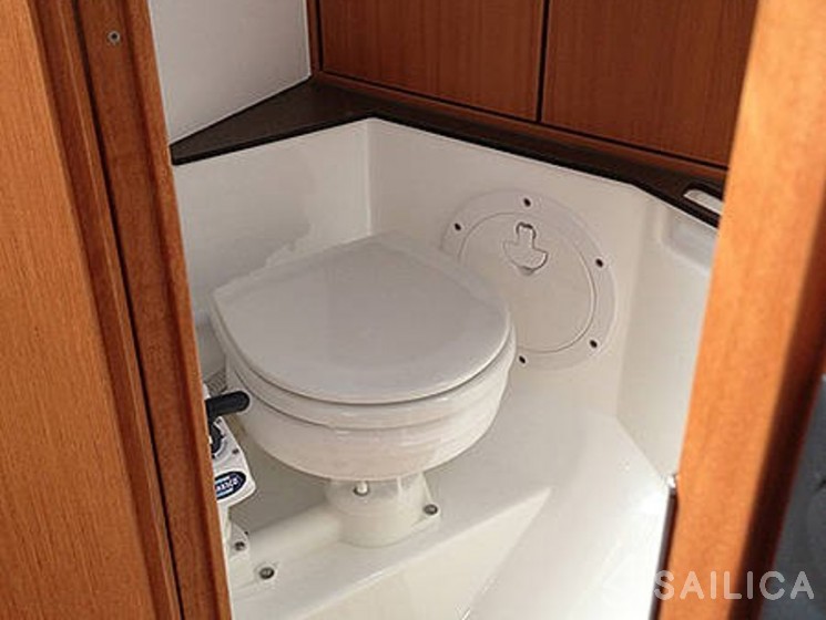 Bavaria 36 Cruiser - Yacht Charter Sailica