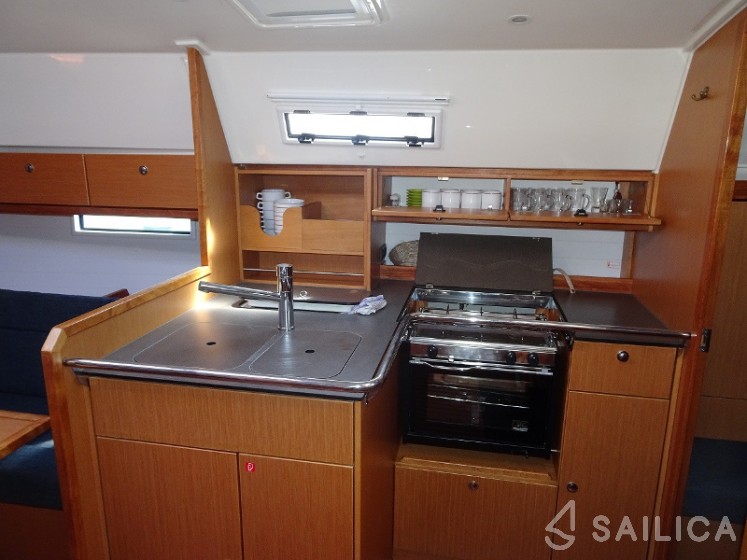 Bavaria 36 Cruiser - Yacht Charter Sailica