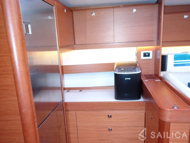 Dufour 56 Exclusive - Yacht Charter Sailica
