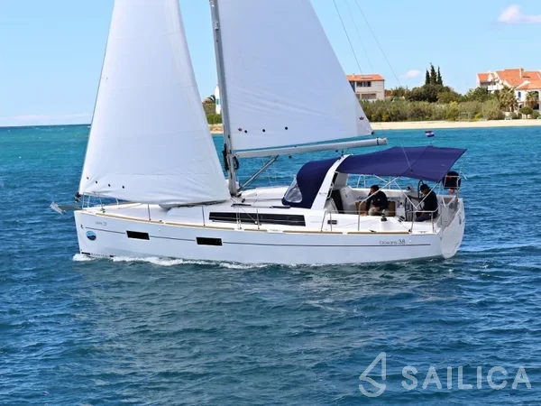 Oceanis 38 - Yacht Charter Sailica