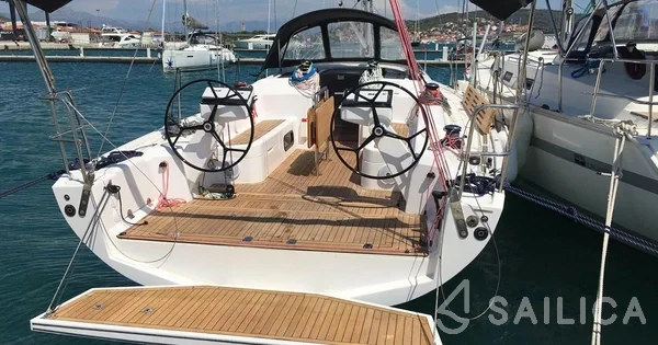 Salona 380 - Yacht Charter Sailica