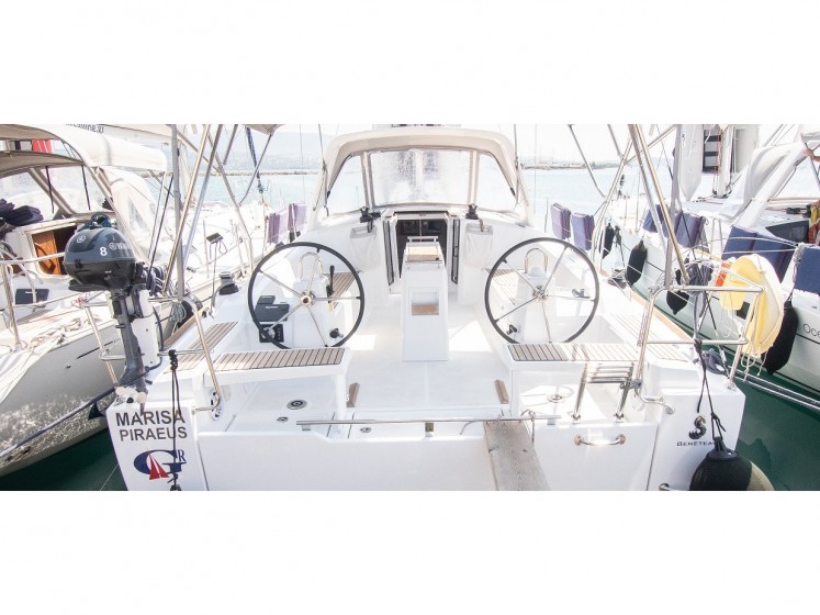 Oceanis 38.1 - Yacht Charter Sailica