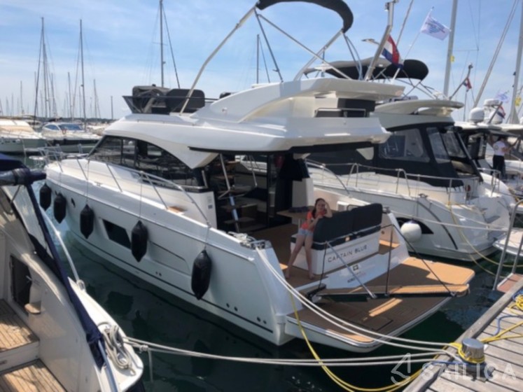 Bavaria Virtess 420 Fly - Yacht Charter Sailica