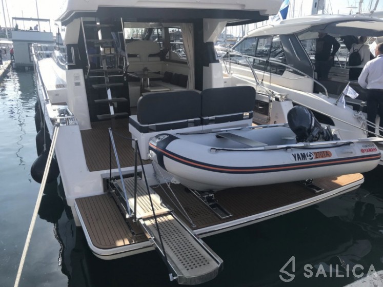 Bavaria Virtess 420 Fly - Yacht Charter Sailica