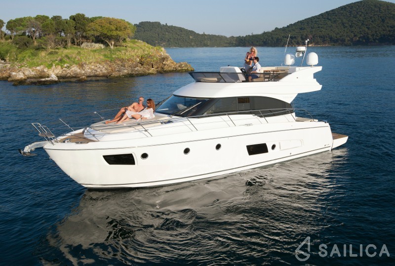 Bavaria Virtess 420 Fly - Yacht Charter Sailica