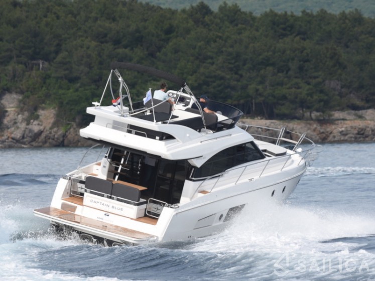Bavaria Virtess 420 Fly - Yacht Charter Sailica