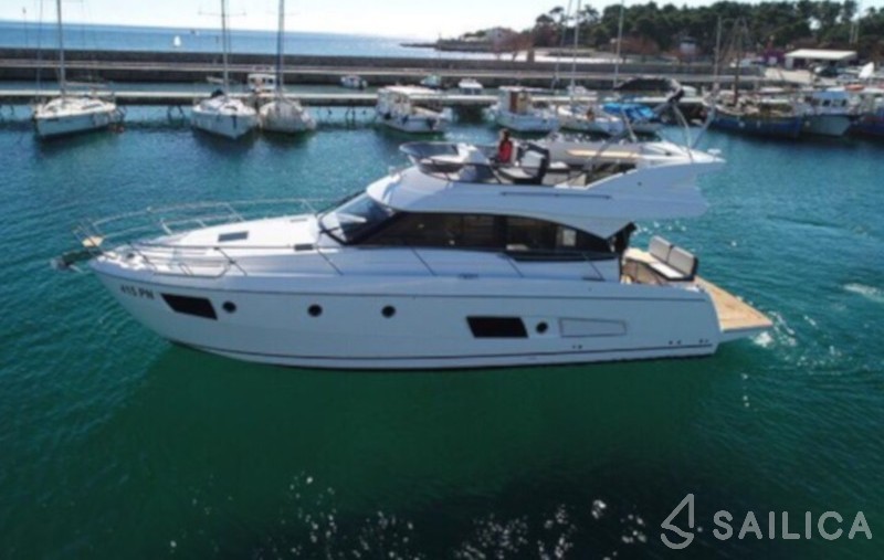 Bavaria Virtess 420 Fly - Yacht Charter Sailica