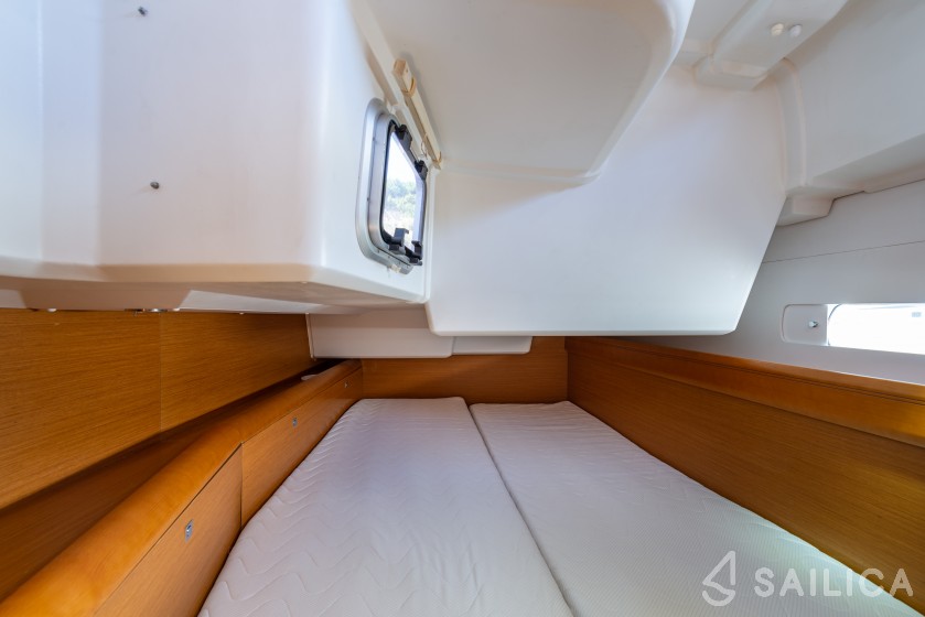 Sun Odyssey 509 - Yacht Charter Sailica