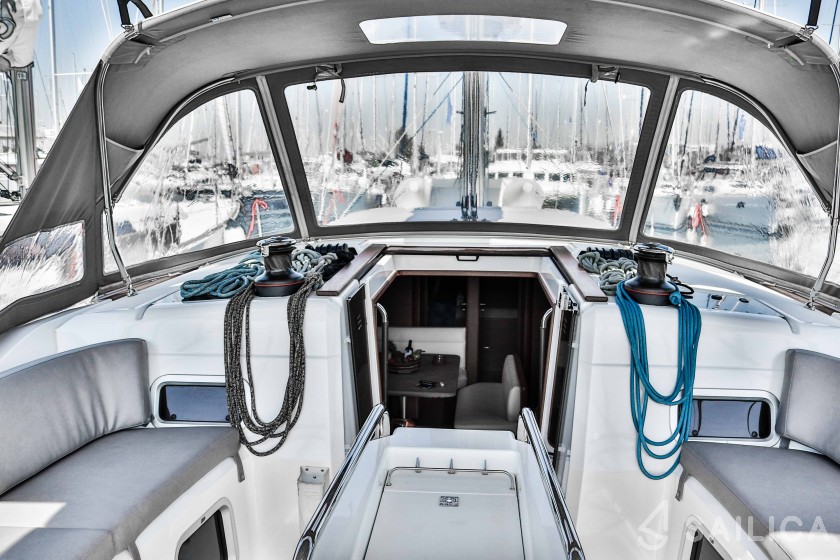 Sun Odyssey 509 - Yacht Charter Sailica