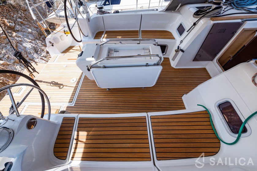 Sun Odyssey 509 - Yacht Charter Sailica